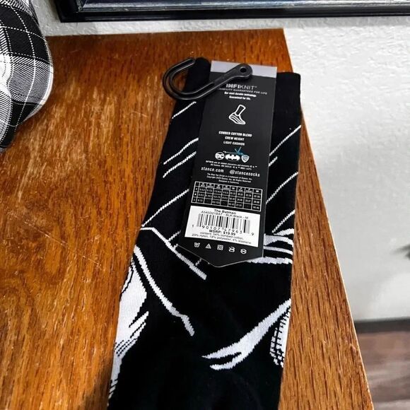 NWT Stance Casual BatmanĀ INFIKNIT Socks Size Menās ~ 6-8.5:āWomenās 8-10.5ā#25 - Picture 4 of 5